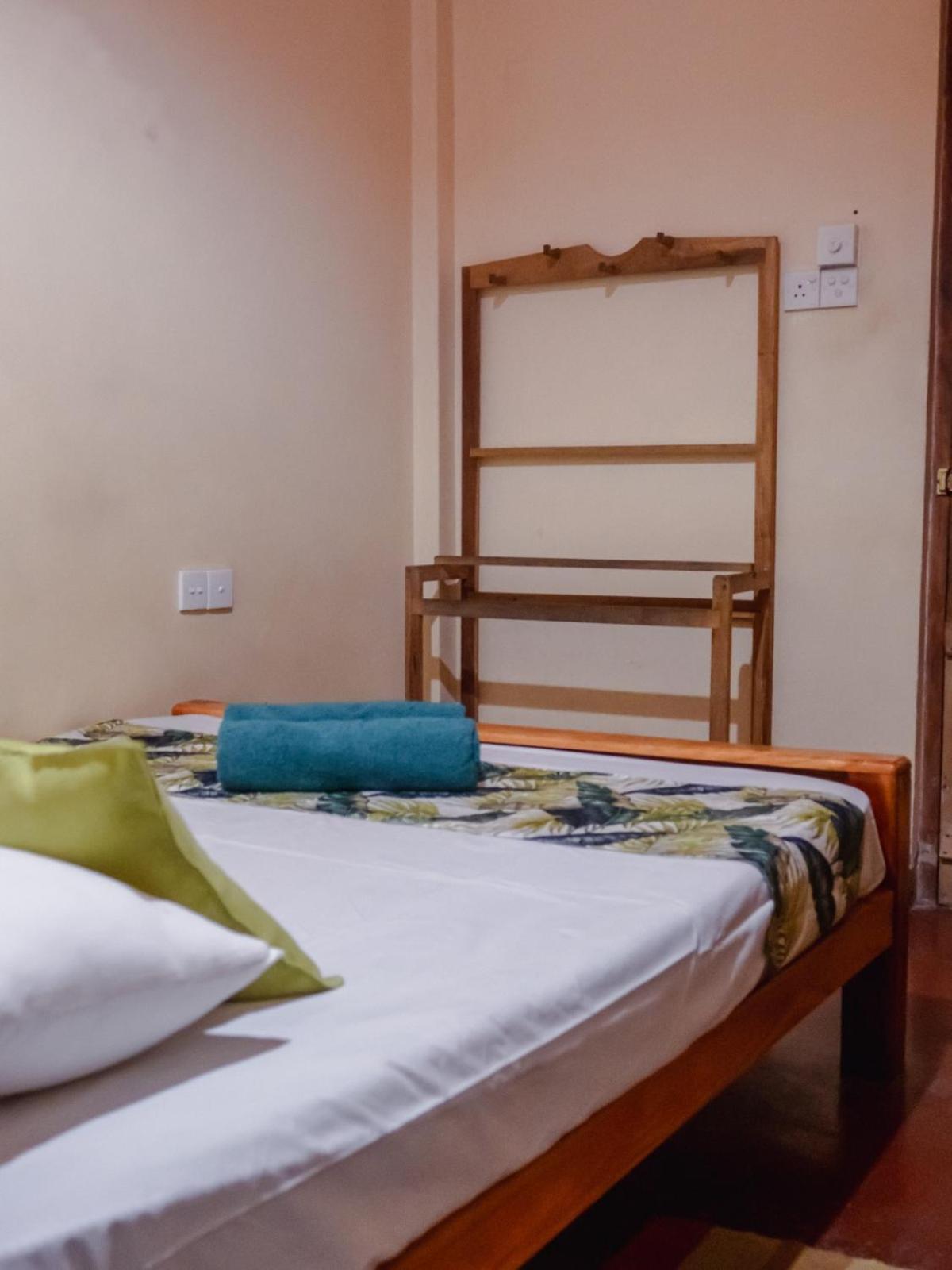 Viveka Inn Guest And Yala Safari Tissamaharama Ngoại thất bức ảnh